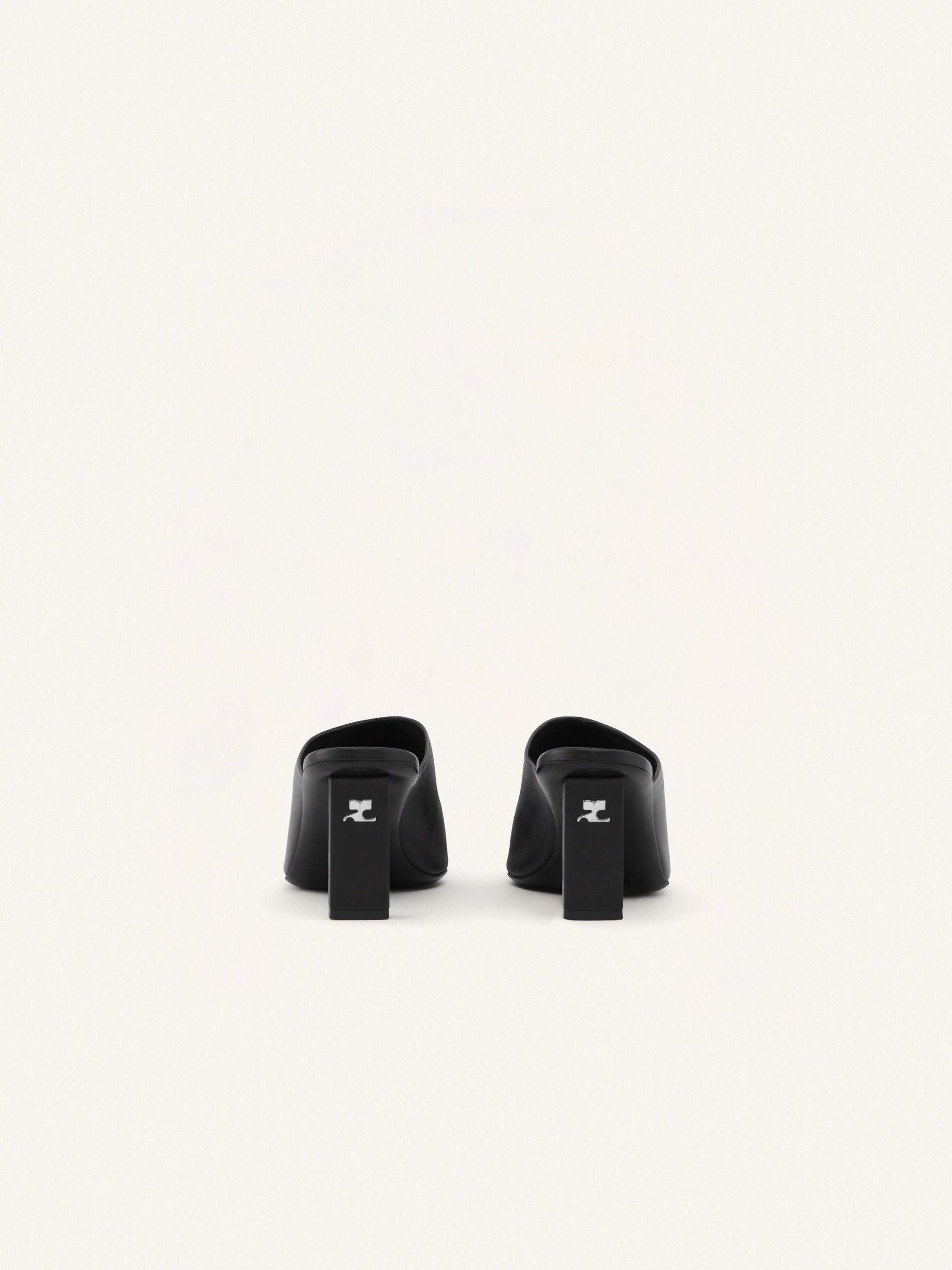 Sleek leather Mules - Black