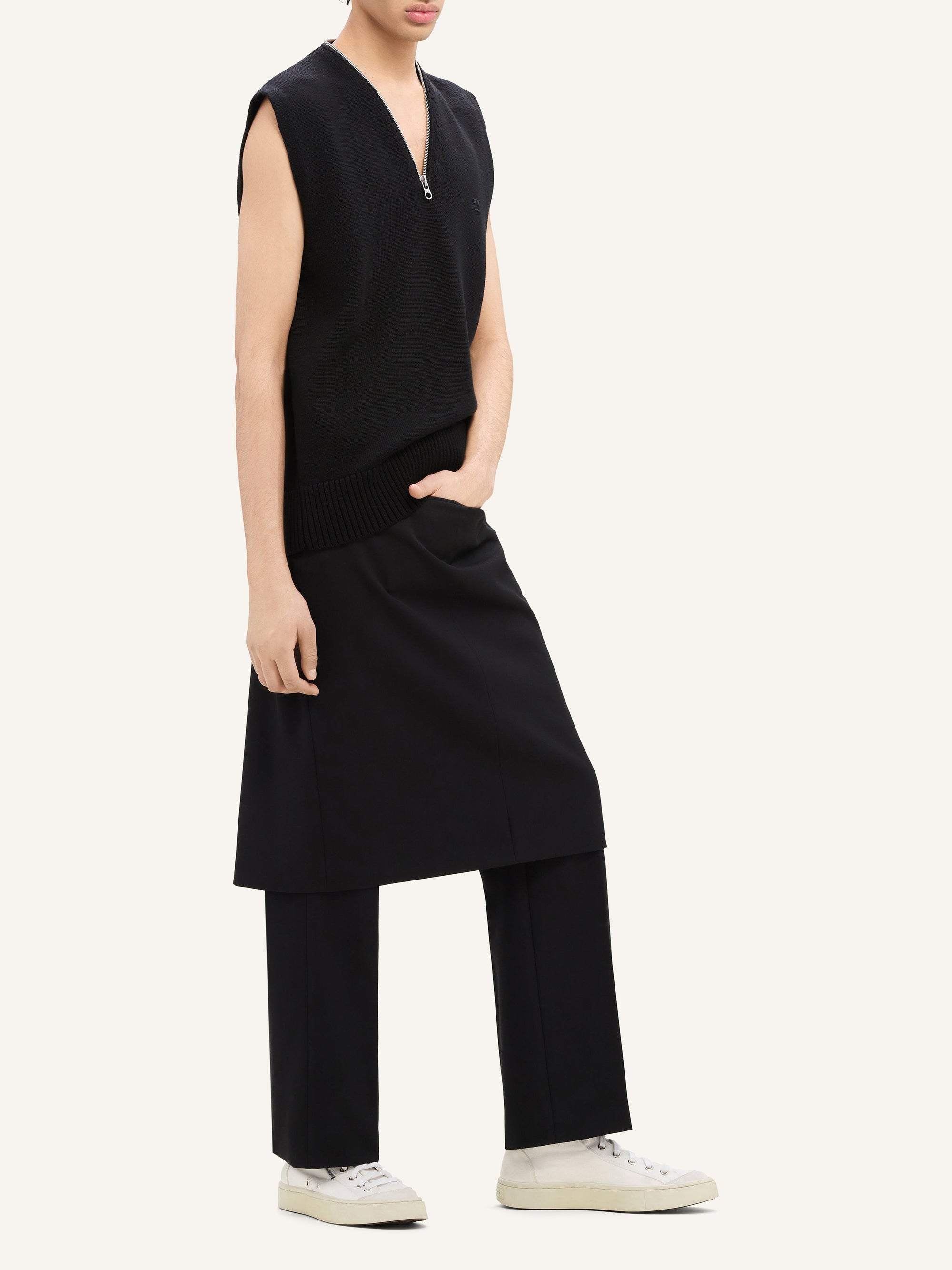 Single front pocket wool Skirt - Black