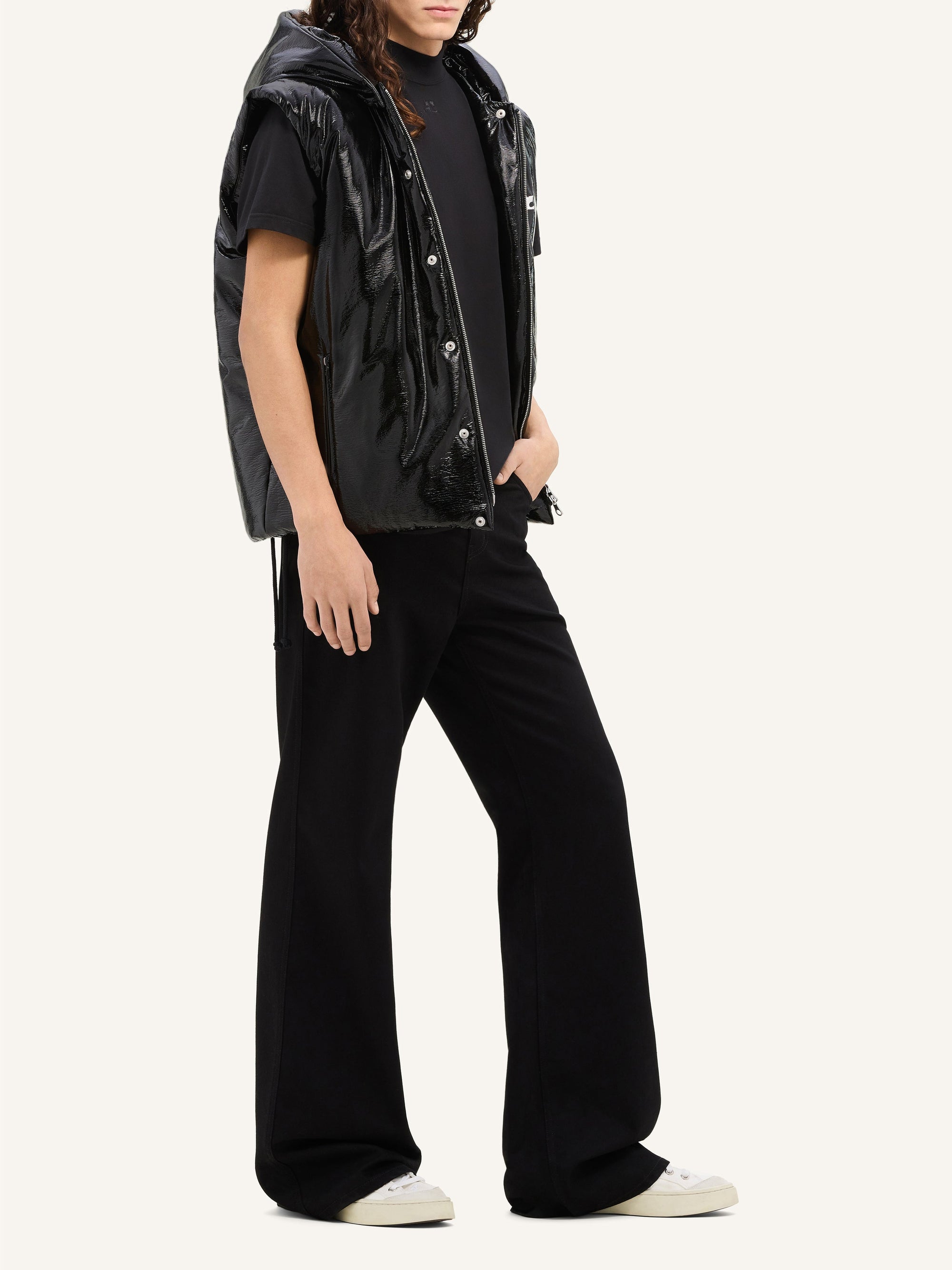 Sleeveless vinyl puffer Jacket - Black