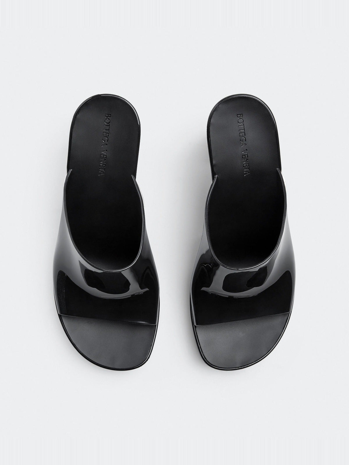 677084V1AJ0 - 1000