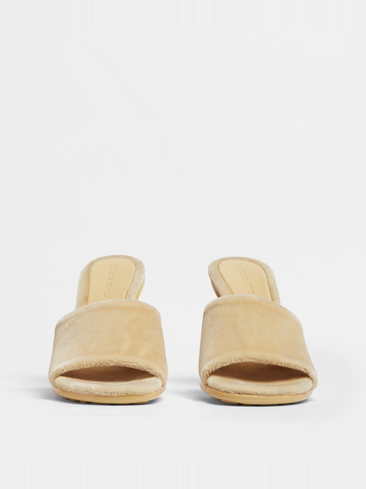 Pose butter 90mm Mules - Butter