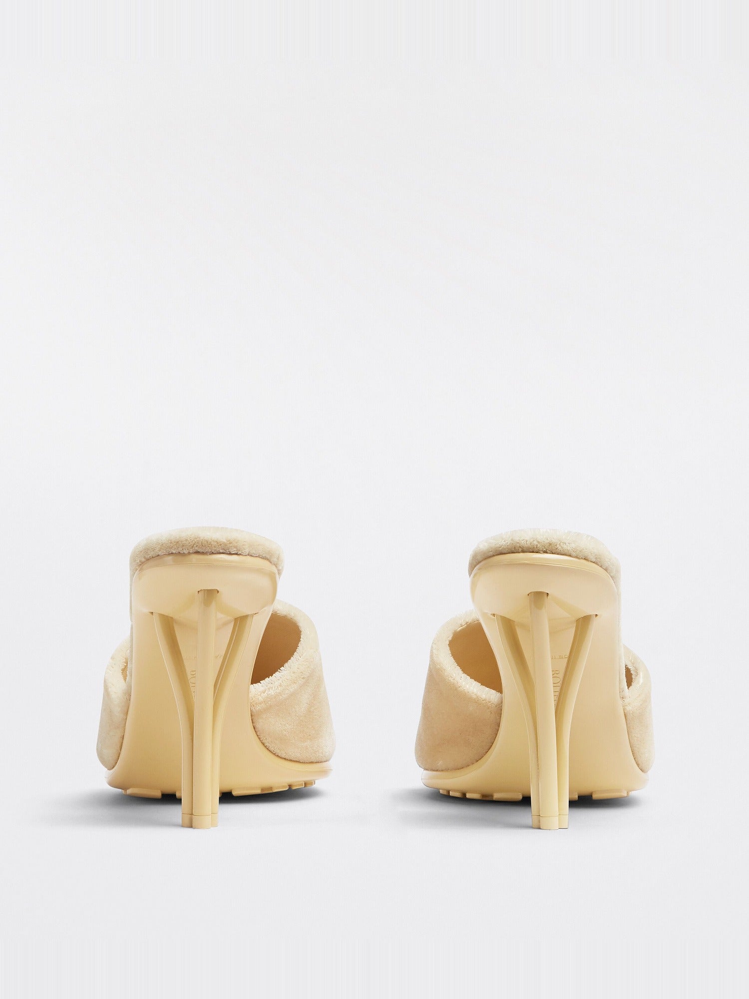 Pose butter 90mm Mules - Butter