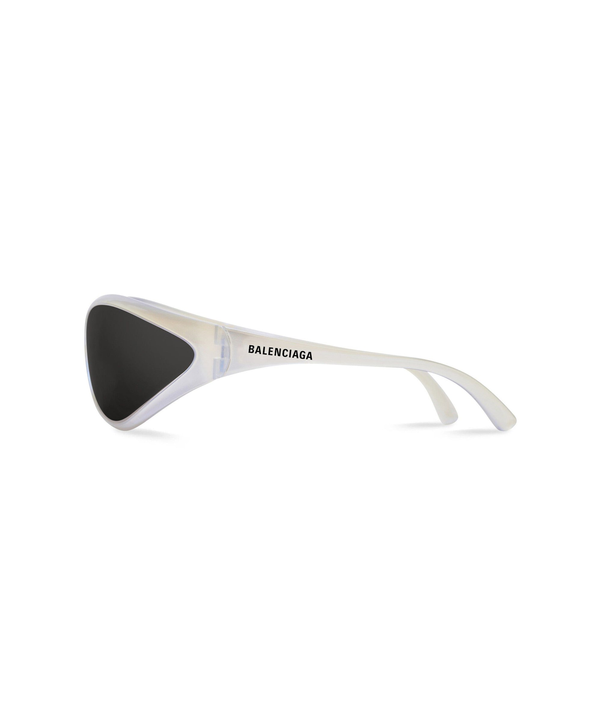 90s Oval Sunglasses - Iridescent Crystal