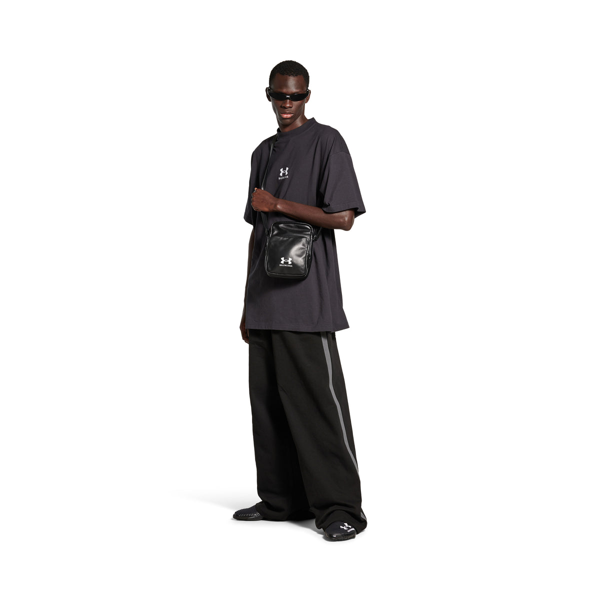 Under Armour® T-Shirt Oversized - Washed Black & White