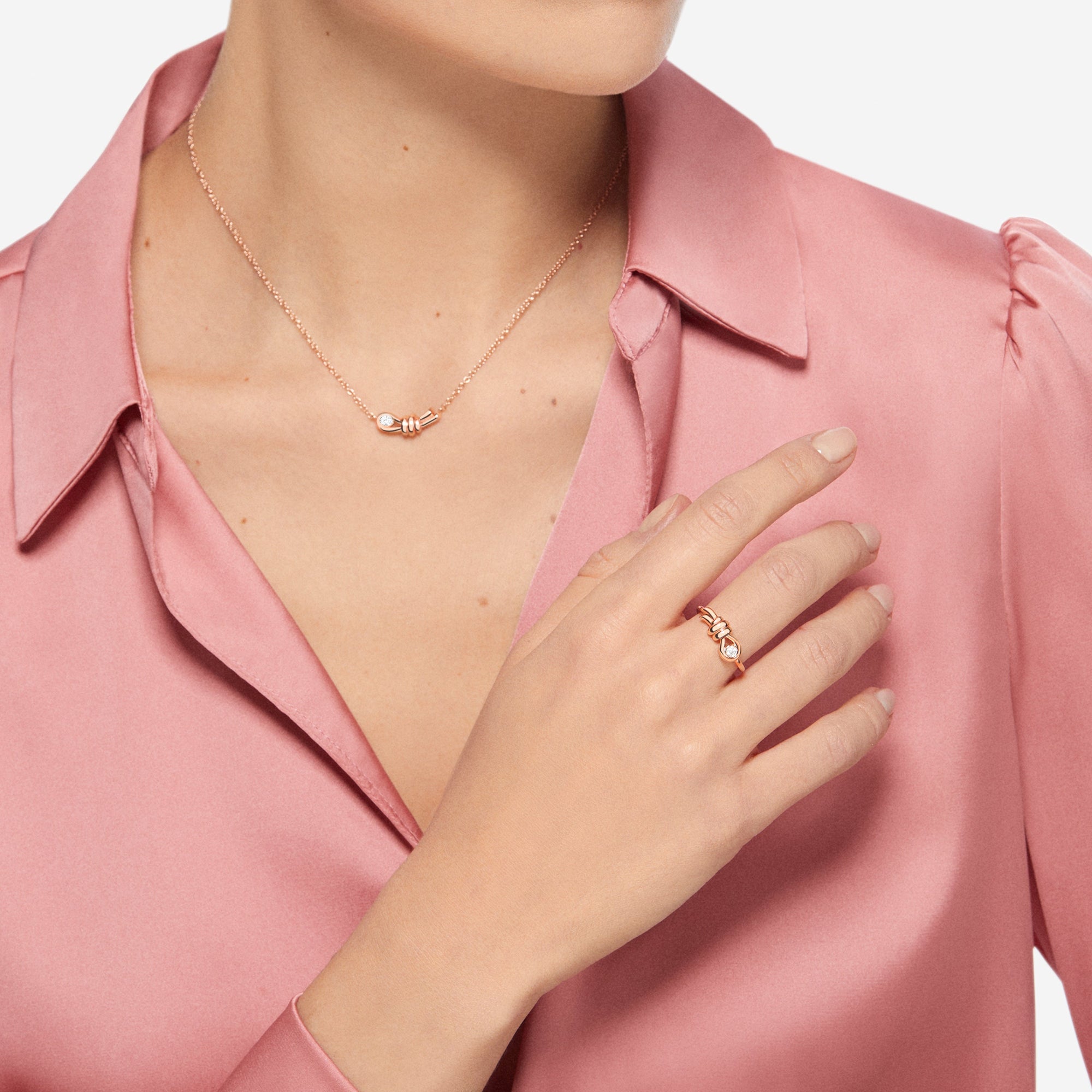 Nodo ring in 9K rose gold with 1 white diamond (ct 007) - Rose Gold